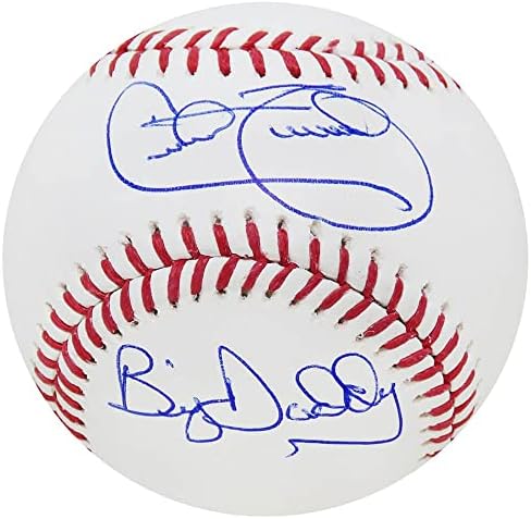 Cecil Fielder, Büyük Baba İmzalı Beyzbol Toplarıyla Rawlings MLB Beyzbolunu İmzaladı