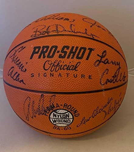 Milwaukee Bucks 1973-74 takım Basketbolu imzaladı Abdul-Jabbar, Büyük O JSA LOA İmzalı Basketbol Topları