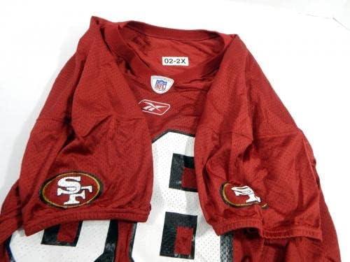 2002 San Francisco 49ers Brian Jennings 86 Oyun Kullanılmış Kırmızı Antrenman Forması 2XL 45-İmzasız NFL Oyun Kullanılmış