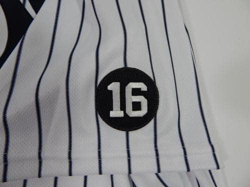2021 New York Yankees Aaron Boone 17 Oyun Verilmiş Beyaz Forma 16. S 44 509 - Oyun Kullanılmış MLB Formaları