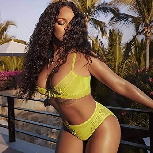 Desirou'nun Arzulu Seksi Rihanna 12x18 inç Haddelenmiş Posteri