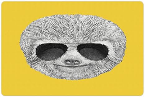 Yiyecek ve Su için Ambesonne Tembel Hayvan Matı, Güneş Gözlüklü Yenilikçi Orman Hayvanı Gülümseyen Komik İfade Serin Karakter